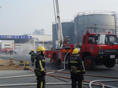 2014年1月配合金华市消防支队进行危险化学品事故跨区域拉动演练